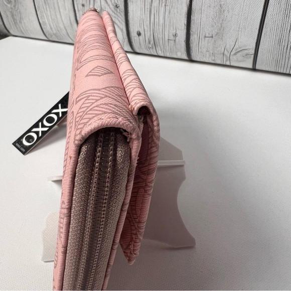XOXO Pink Logo Wallet Clutch Wristlet NWT - Picture 9 of 11